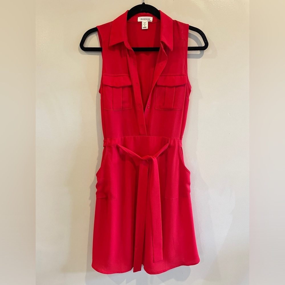 Sleeveless‎ little red dress
